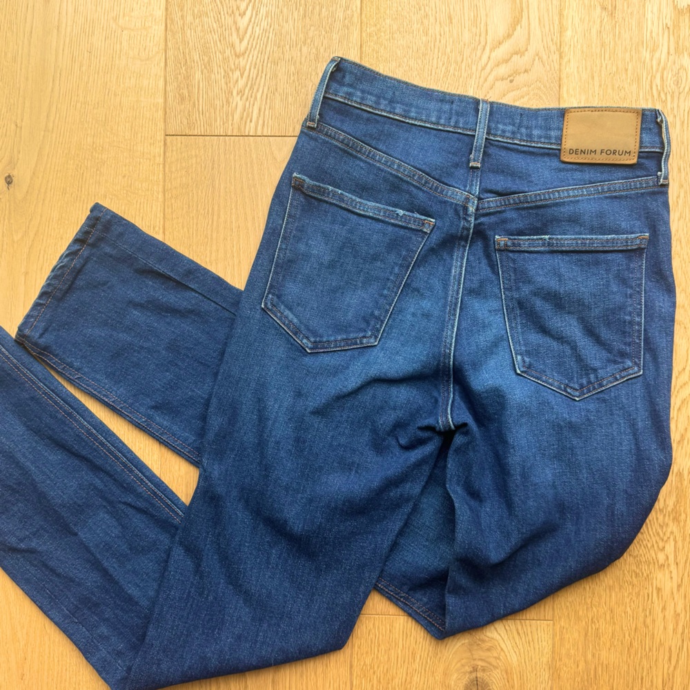 ARITZIA Denim Forum Blue Slim Straight Jeans - 25